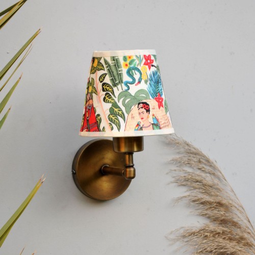 Circle Glow Vintage Gold Duvar Apliği – Frida Kahlo Kumaş Başlıklı, El Yapımı Tasarım