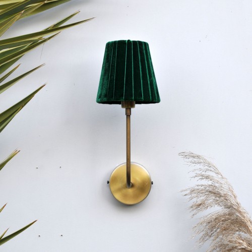 Timeless Glow Vintage Gold Duvar Apliği Kadife Zümrüt Yeşili Başlıklı