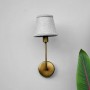 Timeless Glow sutaşı işlemeli gri kumaş başlıklı vintage pirinç duvar apliği
