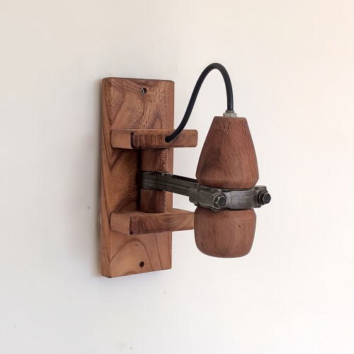 Ahşap Duvar Apliği – Mechanica | Rustik Sıcaklık ve Sanatsal Zarafet