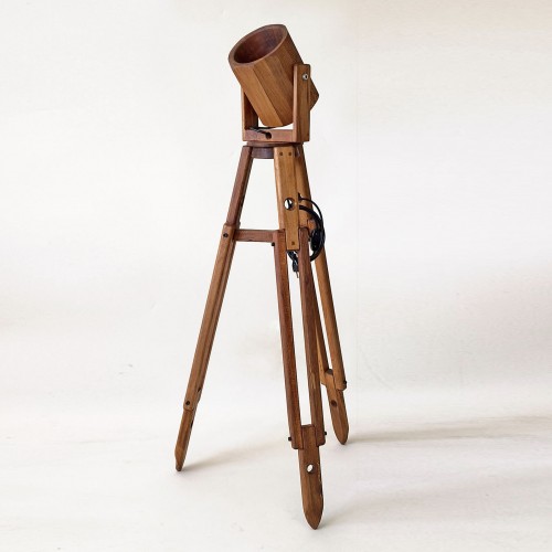 Aura Tripod – Ahşap Tasarım Lambader