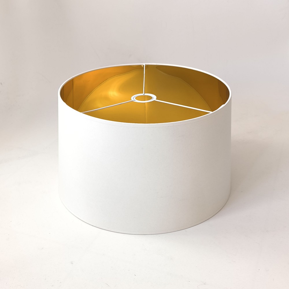 Gold iç kaplamalı krem konik abajur başlığı – el yapımı, ışığı sıcak yansıtan zarif lambader ve tavan abajur başlığı.